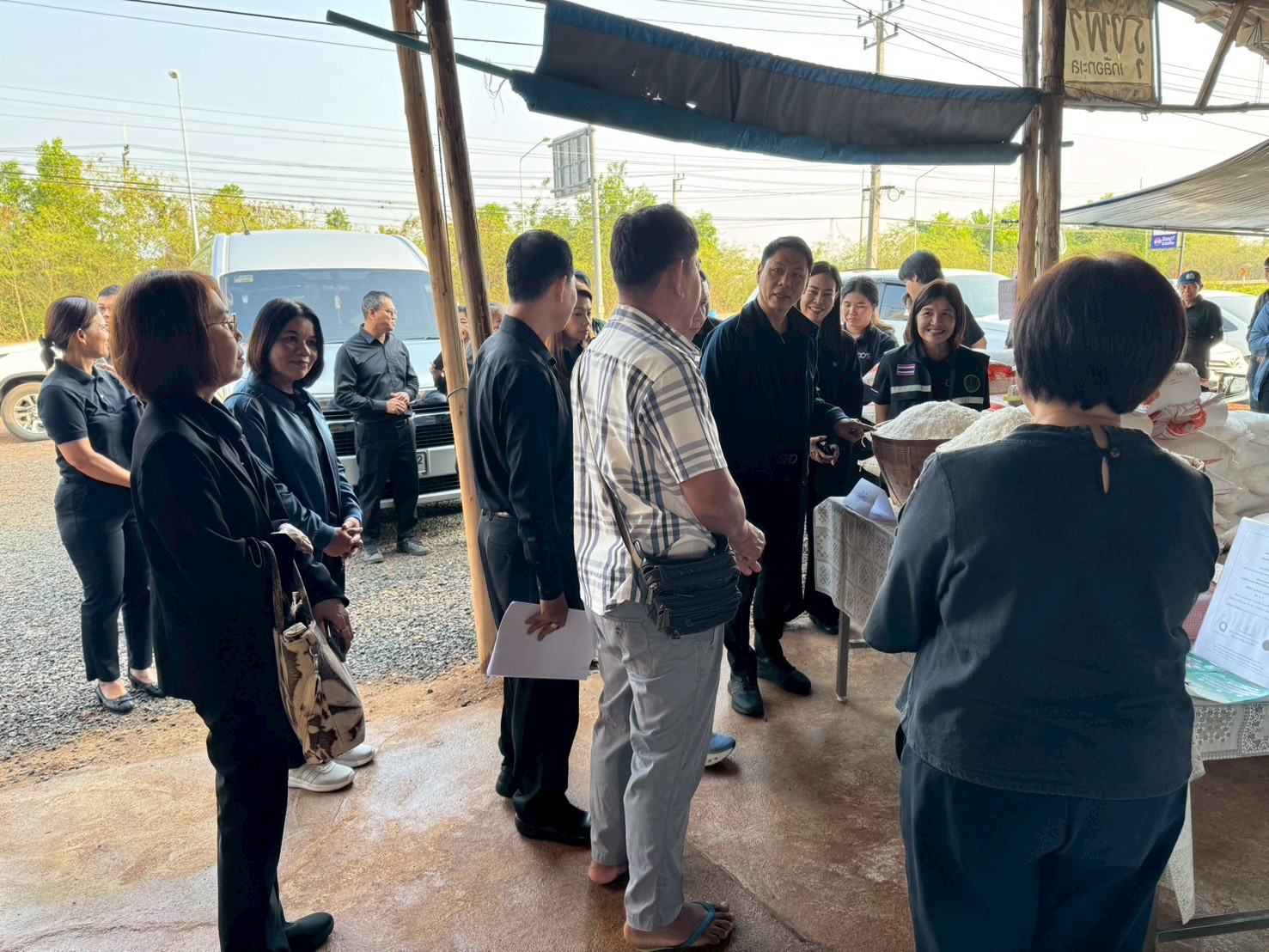 title - ส.ป.ก. จันทบุรี ร่วมลงพื้นที่ติดตาม นายกฤษ อุตตมะเวทิน รองปลัดกระทรวงเกษตรและสหกรณ์ และคณะ ในการติดตามคาดการณ์สถานการณ์เกลือทะเล และประชุมคณะกรรมการพัฒนาเกลือทะเลไทย และคณะทำงานภายใต้คณะกรรมการพัฒนาเกลือทะเลไทย 